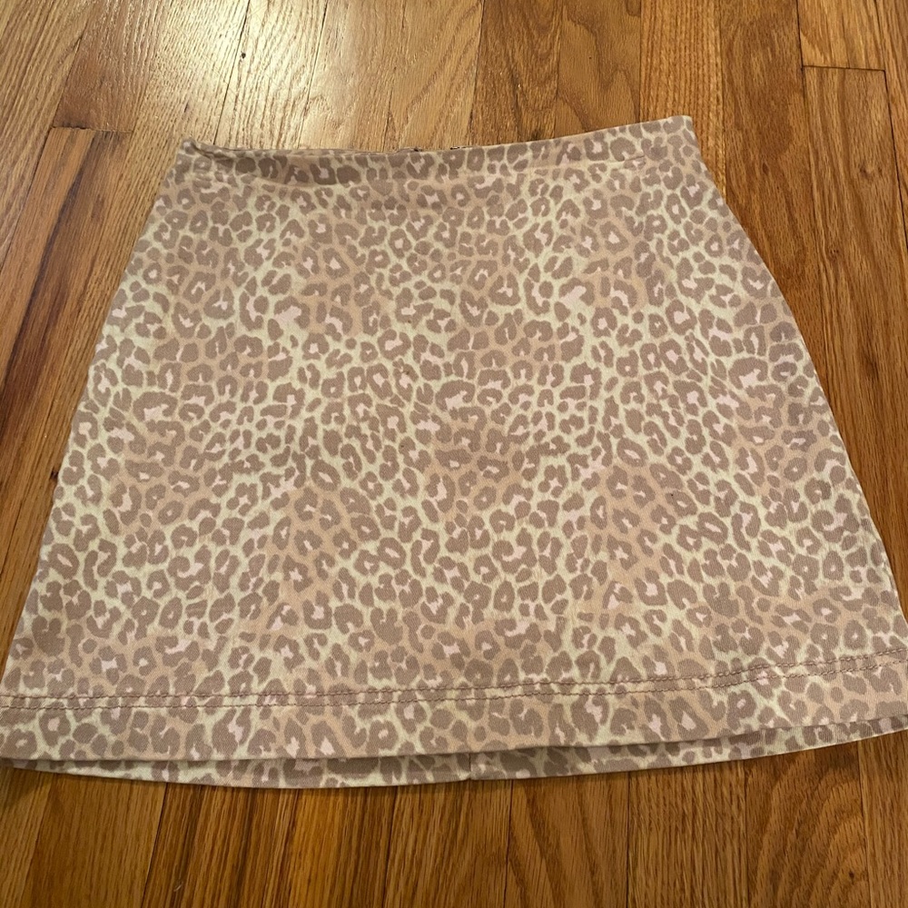 Pink/tan cheetah print skirt